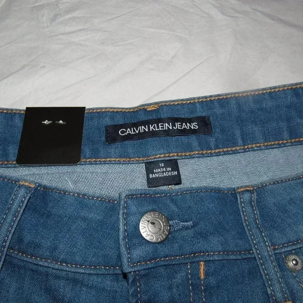 NWT CALVIN KLEIN JEANS Light Wash Shorts Size 12 - Picture 4 of 4
